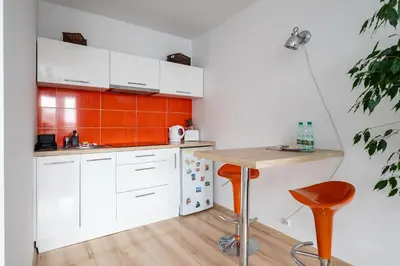 Kuchnia lub aneks kuchenny w obiekcie Praga Łukowska Cosy Apartment by BookingHost