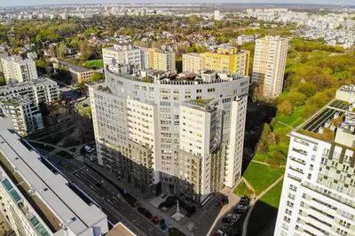 Widok na miasto Warszawa z tego apartamentu