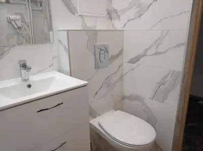 Łazienka w obiekcie City Center-Złota str.