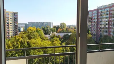 Balkon lub taras w obiekcie Uroczy apartament z bezpłatnych parkingiem