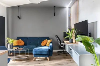 Część wypoczynkowa w obiekcie Modern apartment with spacious backyard by Matt