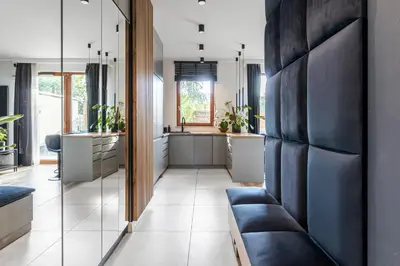 Część wypoczynkowa w obiekcie Modern apartment with spacious backyard by Matt