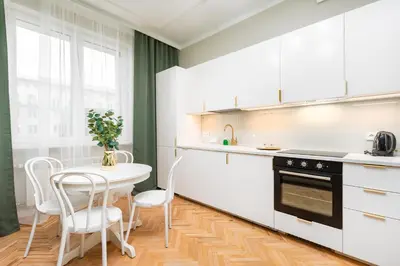 Kuchnia lub aneks kuchenny w obiekcie Aleje Jerozolimskie 42 by Homeprime