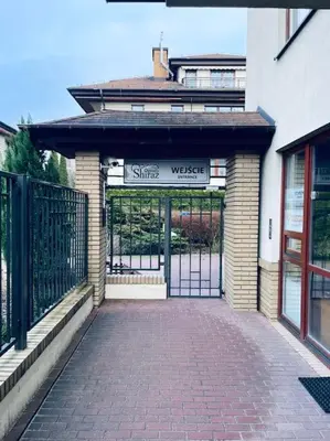 Budynek, w którym mieści się apartament