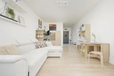 Kuchnia lub aneks kuchenny w obiekcie Business Studio Sikorskiego by Noclegi Renters