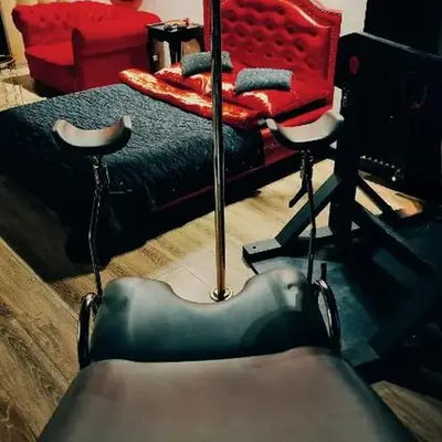 Black Swan BDSM Erotic Apartament