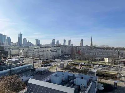 Widok na miasto Warszawa z tego apartamentu