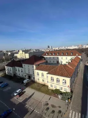Budynek, w którym mieści się apartament