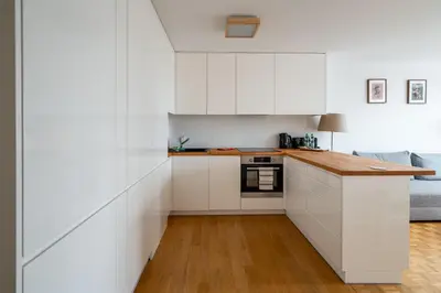Kuchnia lub aneks kuchenny w obiekcie Plac Zawiszy Cosy Apartment by BookingHost