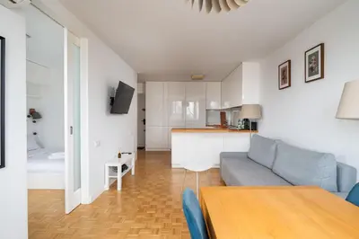 Kuchnia lub aneks kuchenny w obiekcie Plac Zawiszy Cosy Apartment by BookingHost