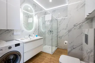Łazienka w obiekcie Mokotów Nowe Południe Chic Apartment by BookingHost