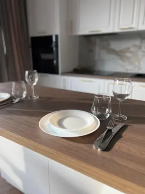 Kuchnia lub aneks kuchenny w obiekcie Wiatraczna Glamour Apartment
