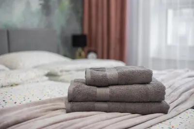 Łóżko lub łóżka w pokoju w obiekcie WARSZAWSKI SEN. Apartament na 5