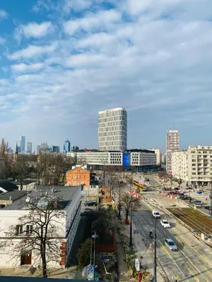 Widok na miasto Warszawa z tego apartamentu