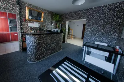 Kuchnia lub aneks kuchenny w obiekcie Wilanowska Hostel
