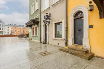 Budynek, w którym mieści się apartament