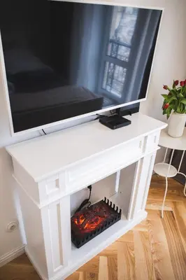 Telewizja i/lub zestaw kina domowego w obiekcie Great sleep in the heart of Warsaw + WiFi + washing machine