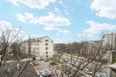 Budynek, w którym mieści się apartament