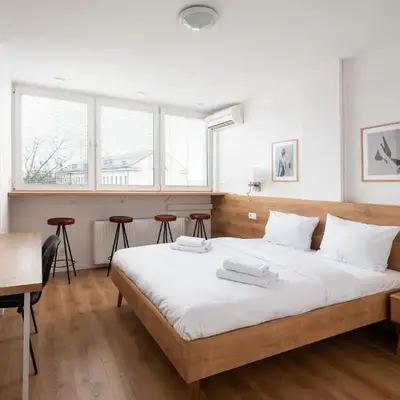 Krasiński Garden Comfort Apartment by BookingHost
