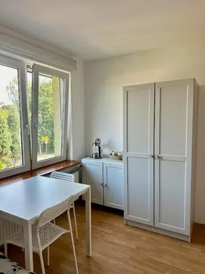 Kuchnia lub aneks kuchenny w obiekcie Pokoje na Zaciszu - Metro Zacisze