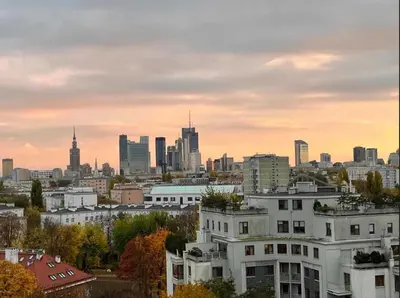 Widok na miasto Warszawa z tego apartamentu