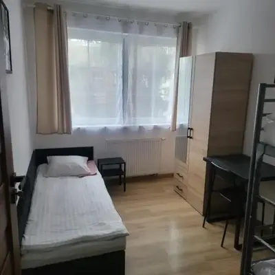 Rooms4Rest Popularna - Private rooms for tourists