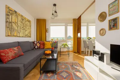 Część wypoczynkowa w obiekcie Autumn Apartment with Balcony and Two Bedrooms by Noclegi Renters