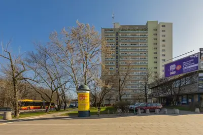 Budynek, w którym mieści się apartament