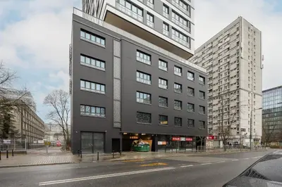 Budynek, w którym mieści się apartament
