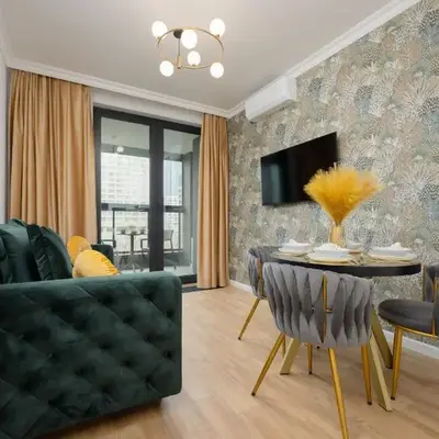 Elegant Apartment near Rondo ONZ by Renters Prestige
