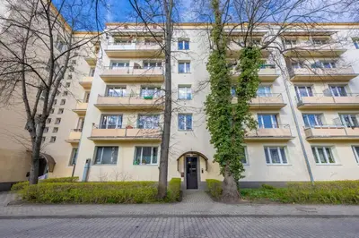 Budynek, w którym mieści się apartament
