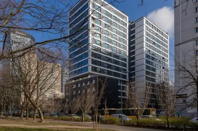 Budynek, w którym mieści się apartament