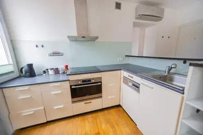 Kuchnia lub aneks kuchenny w obiekcie Spacious flat in the Old town.