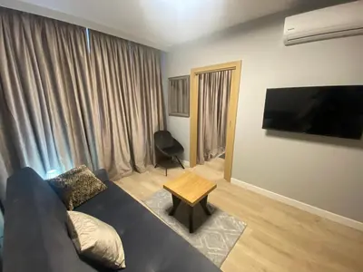 Telewizja i/lub zestaw kina domowego w obiekcie Wiktoryn 6 piękne nowe apartamenty z dużymi balkonami