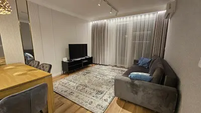 Telewizja i/lub zestaw kina domowego w obiekcie Apartament Elegance, Metro, free parking