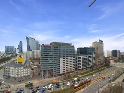 Widok na miasto Warszawa z tego apartamentu