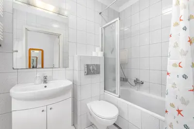 Łazienka w obiekcie Szlenkierów 1 by Homeprime