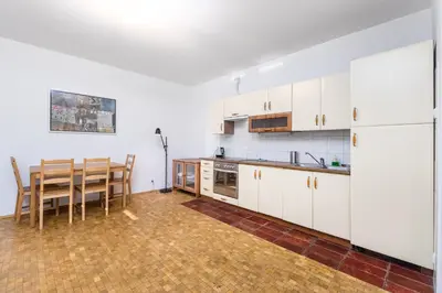 Kuchnia lub aneks kuchenny w obiekcie Szlenkierów 1 by Homeprime