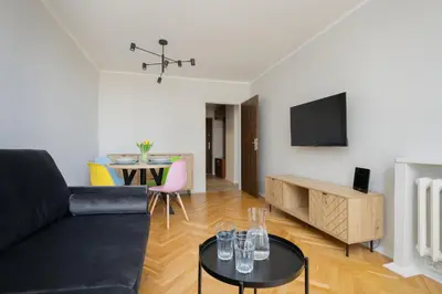 Telewizja i/lub zestaw kina domowego w obiekcie Apartment in the Heart of Warsaw by Noclegi Renters