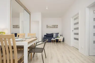 Część wypoczynkowa w obiekcie Bright Apartment in Warsaw Center with Two Bedrooms and Balcony by Noclegi Renters