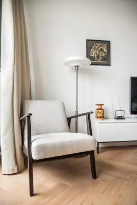 Telewizja i/lub zestaw kina domowego w obiekcie Saska Kępa 2-Bedroom Apartment by BookingHost