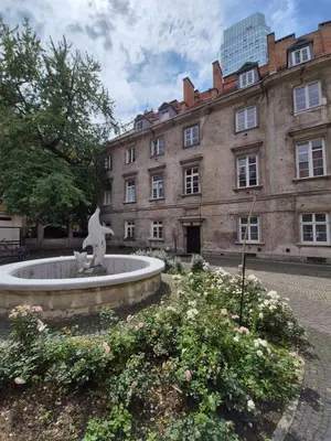 Budynek, w którym mieści się apartament