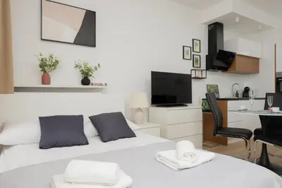 Telewizja i/lub zestaw kina domowego w obiekcie Sarmacka 27 studio 2 - Medicover/Paley