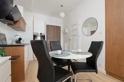 Kuchnia lub aneks kuchenny w obiekcie Sarmacka 27 studio 2 - Medicover/Paley