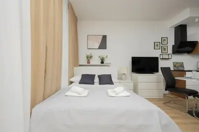 Telewizja i/lub zestaw kina domowego w obiekcie Sarmacka 27 studio 2 - Medicover/Paley