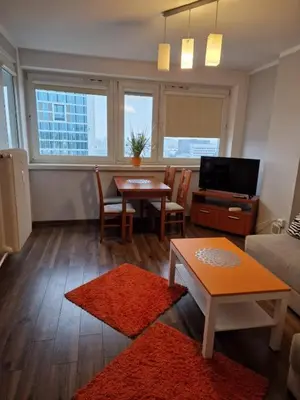 Telewizja i/lub zestaw kina domowego w obiekcie NWW