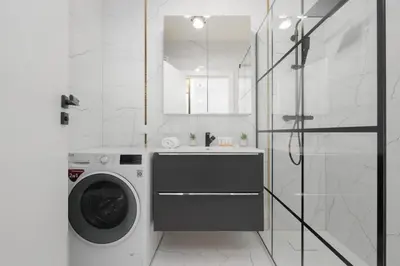 Łazienka w obiekcie Apartment with Balcony & Parking in Warsaw by Noclegi Renters