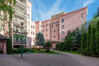 Budynek, w którym mieści się apartament