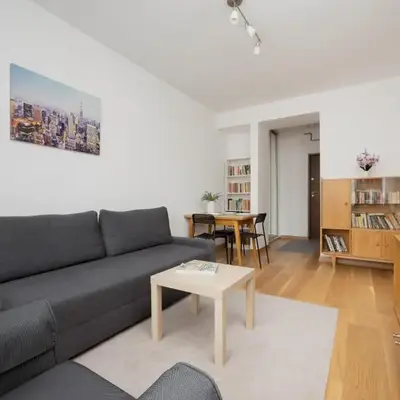 Charming Apartment for 4 People Located 650 m from the Old Town of Warsaw by Noclegi Renters