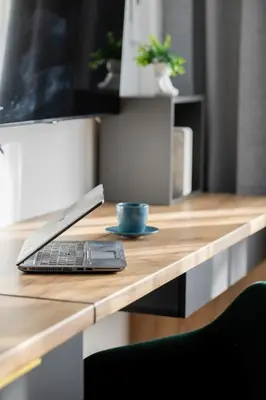 Plan piętra w obiekcie Modern Black & Wooden Apartment Warsaw Near The Airport by Noclegi Renters